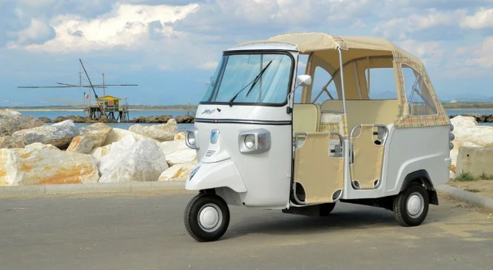 Piaggio presenta la nuova Ape Calessino 200 HL