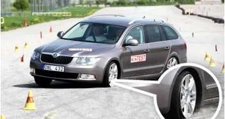 Skoda Superb Wagon KO al test dell'alce
