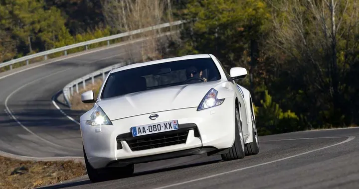 Nissan 370Z Coupé e Roadster Model Year 2011