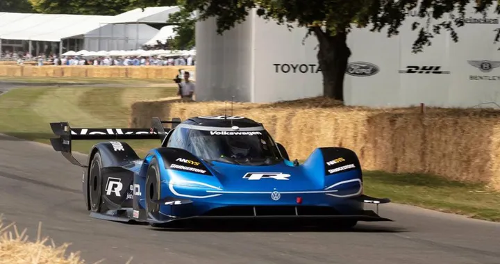 Volkswagen ID.R: è record assoluto a Goodwood