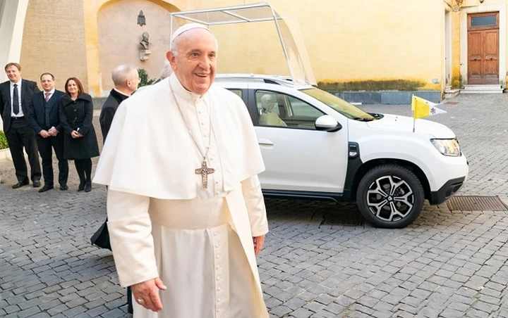 Dacia Duster: un esemplare per Papa Francesco