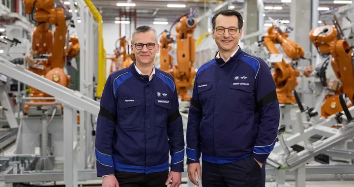 Il nuovo volto di Monaco di Baviera, rinnovata la fabbrica BMW che ospita la Neue Klasse
