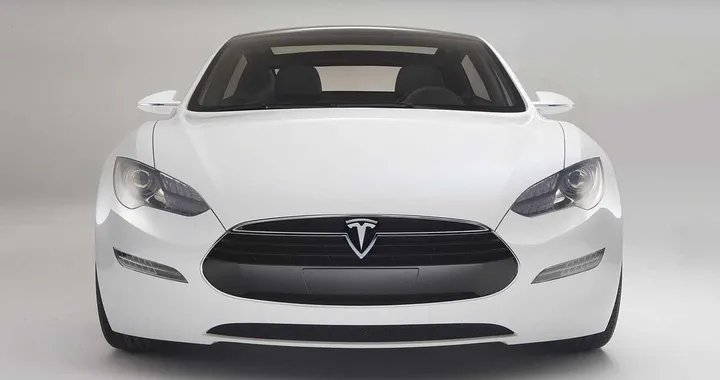 Tesla ottiene 465 milioni dal governo Usa