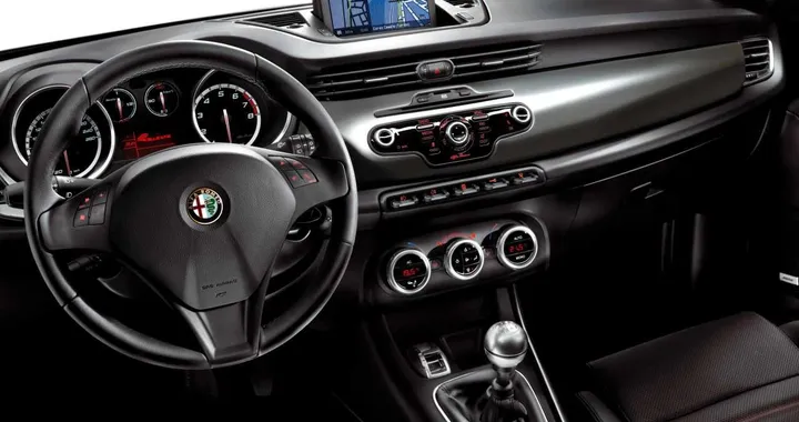 Alfa Romeo Giulietta: un nuovo video ufficiale ne mostra gli interni