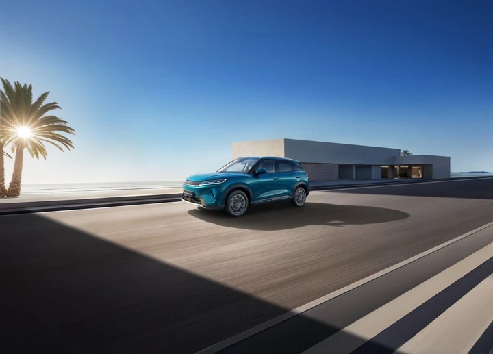 BYD Atto 2 DM-i: il nuovo ibrido con 1000 km di autonomia