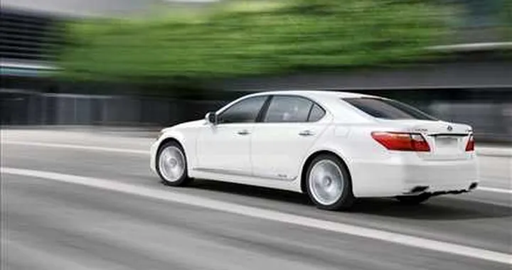 Negli Usa, alla Lexus va... di lusso