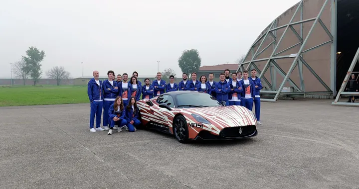 Maserati MC20: record mondiale di velocità con l'AI e Bridgestone