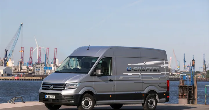 Volkswagen e-Crafter, il van elettrico debutta ad Amburgo