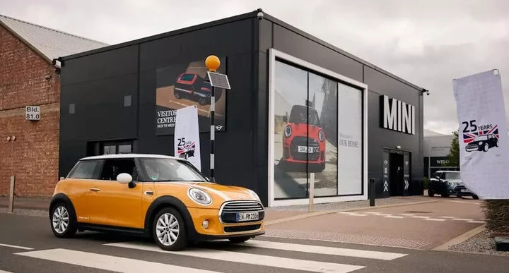 Mini festeggia 1 milione di km percorsi da una Cooper D del 2014