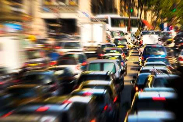 Istat: auto e traffico in aumento nelle città italiane
