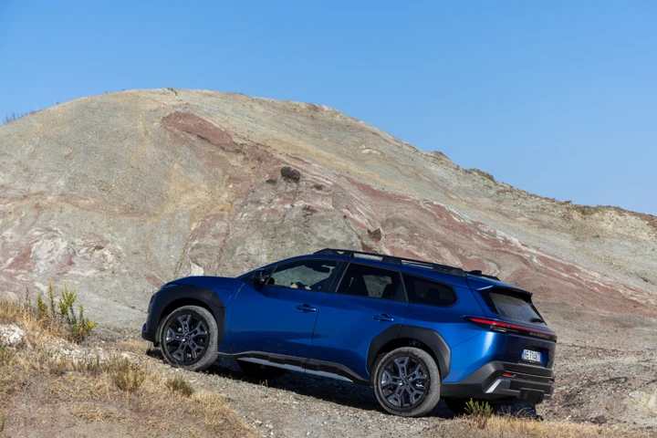 Nuova Subaru E-Outback: 523 km di autonomia e vera anima 4x4