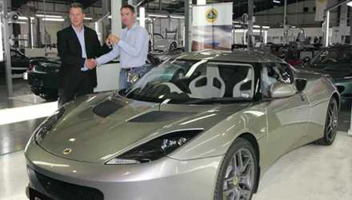 Consegnate le chiavi della prima Lotus Evora