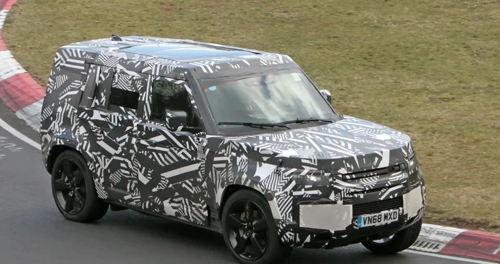 Nuova Land Rover Defender: foto spia dal Nurburgring
