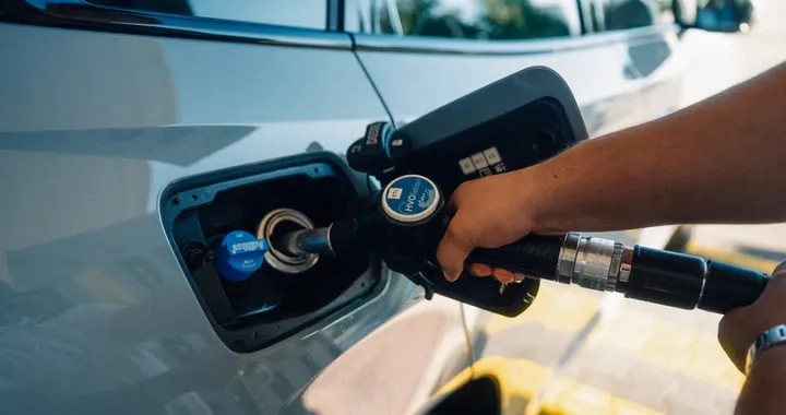 BMW ed Eni puntano sull'HVO: il carburante da scarti per le flotte diesel