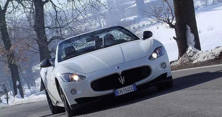 Maserati GranCabrio Sport: la prova su strada
