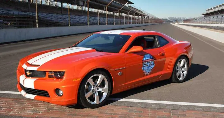 A Indianapolis con la Chevrolet Camaro SS