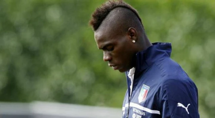 Mario Balotelli corre con la sua Lamborghini: patente ritirata