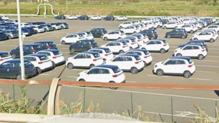 Boom Leapmotor T03 in Italia: il porto di Livorno 