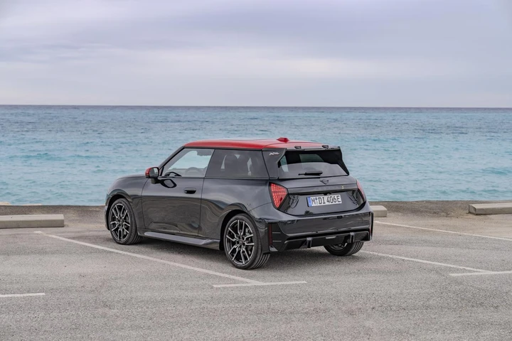 Mini Cooper SE JCW