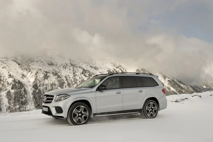 Mercedes-Benz GLS: primo contatto