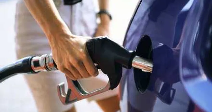 Prezzo carburanti: benzina stabile, su il gasolio