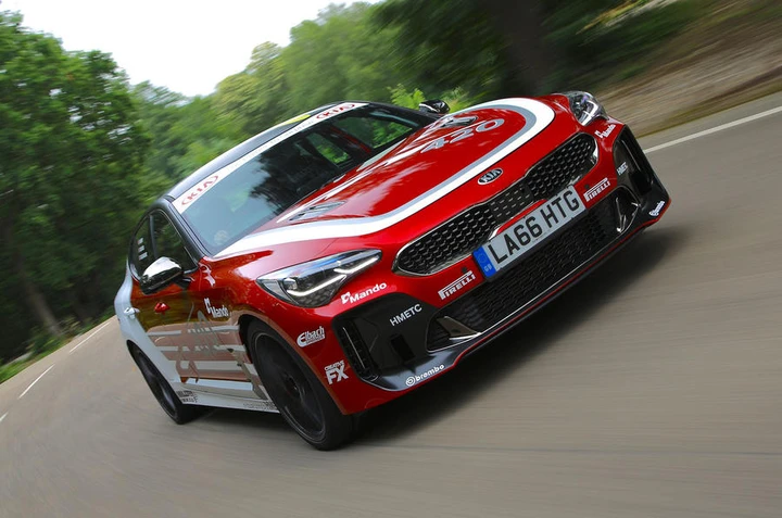 KIA Stinger GT420: pronta per la pista