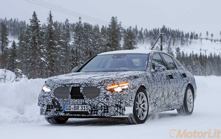 Mercedes-Benz Classe S: le foto spia