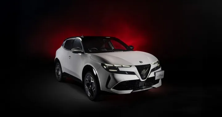 Alfa Romeo Junior strega il Giappone: arriva la rarissima Edizione Bianco