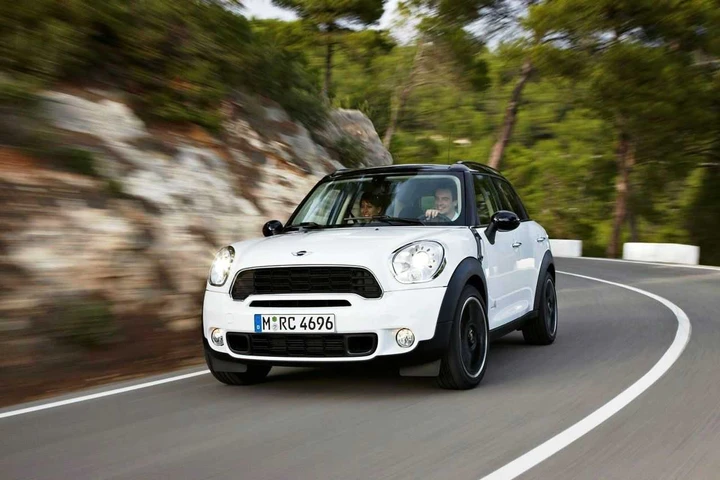 Prime immagini ufficiali per la Mini Countryman