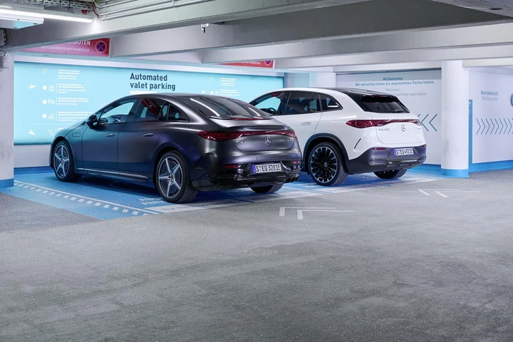Mercedes Intelligent Park Pilot