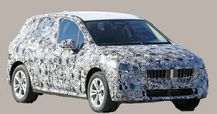 Nuova Bmw Serie 2 Active Tourer: le foto spia inedite
