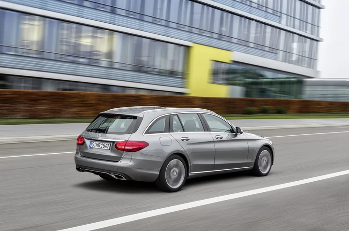 Mercedes C 350 e, le immagini ufficiali