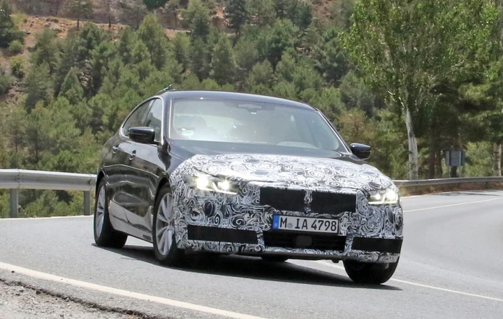 BMW: le foto spia della Serie 6 GT restyling