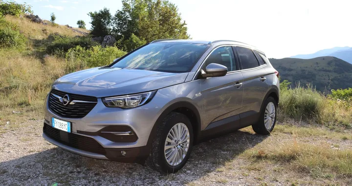 Opel Grandland X 1.2 Innovation AT8: la prova su strada