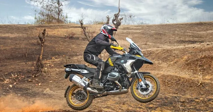 BMW GS 2023: nuovo stile per l'enduro per eccellenza