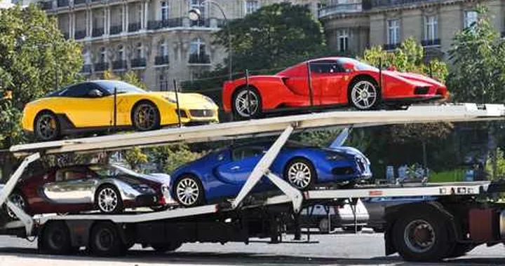 Parigi: sequestrate 11 supercar al dittatore della Guinea