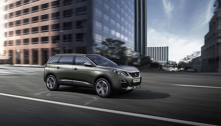 Peugeot 5008: prezzi da 25.450 euro