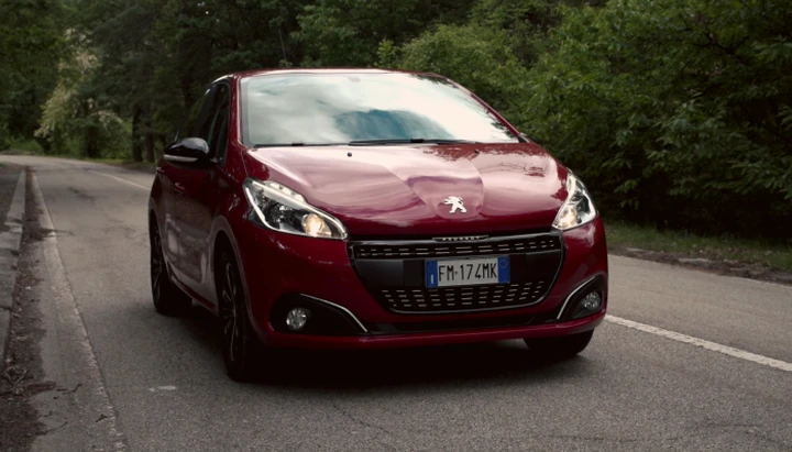 Peugeot 208 Black Line: 1.200 esemplari per l’Italia