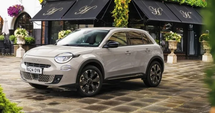 Fiat 600 Hybrid in edizione speciale Crema Cappuccino: il made in Italy seduce il mercato giapponese