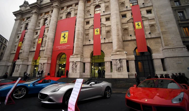Ferrari: il debutto in Borsa a Piazza Affari
