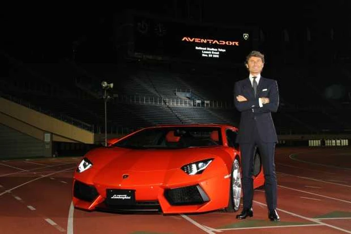 Lamborghini Aventador debutta in Giappone