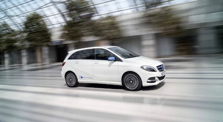 Mercedes Classe B Electric Drive a noleggio a Roma e Milano