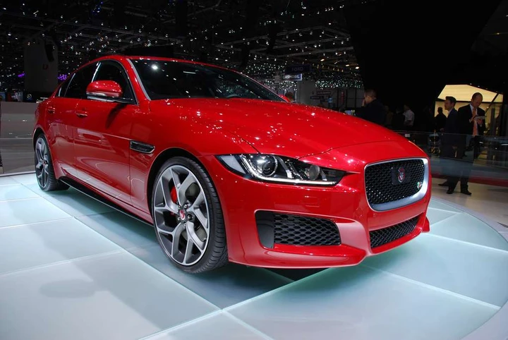 Jaguar XE al Salone di Ginevra 2015