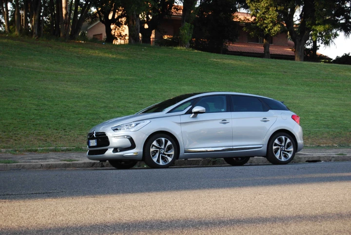 Citroen DS5 2.0 HDi 160 Sport Chic: la prova su strada