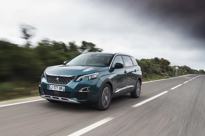 Peugeot 5008: nuove immagini ufficiali