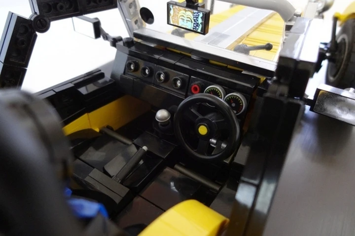 Caterham Super Seven: il modellino realizzato con i Lego