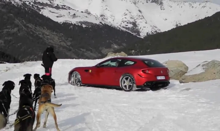 Ferrari FF: nuovo video spia sulla neve