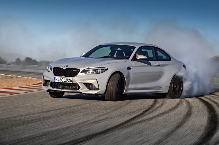 Bmw M2 Competition 2018: immagini ufficiali