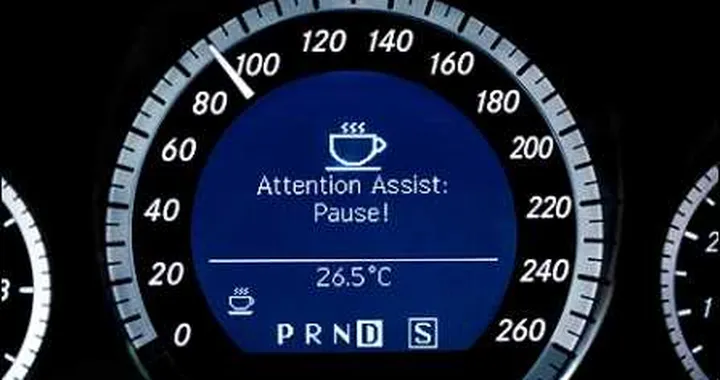 Mercedes premiata per l'Attention Assist