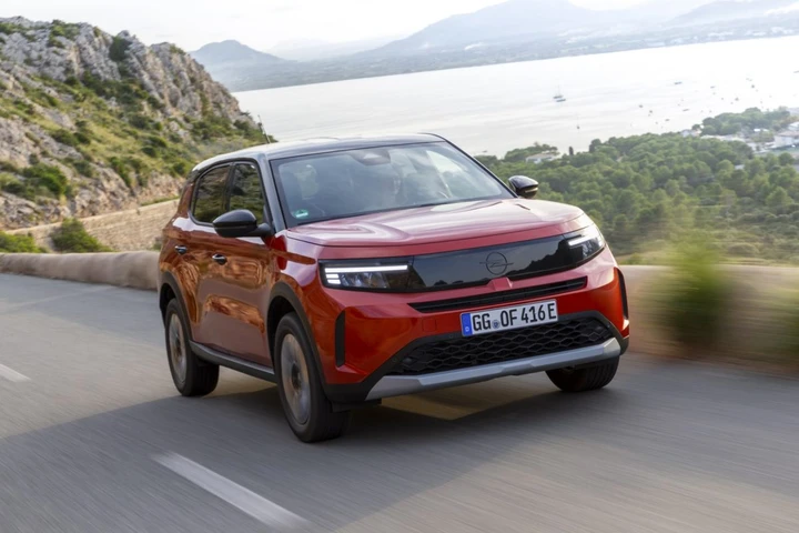 Opel rilancia la sfida elettrica con la nuova Frontera da 408 km